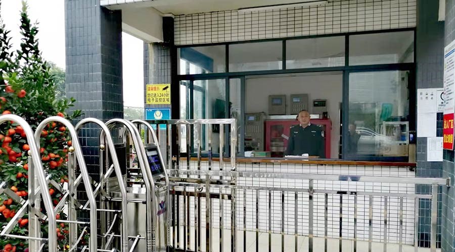 擔當與責任！金環(huán)電器保安春節(jié)堅守崗位